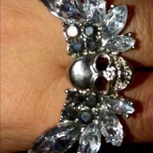 Double finger silver time skull with crystals ring